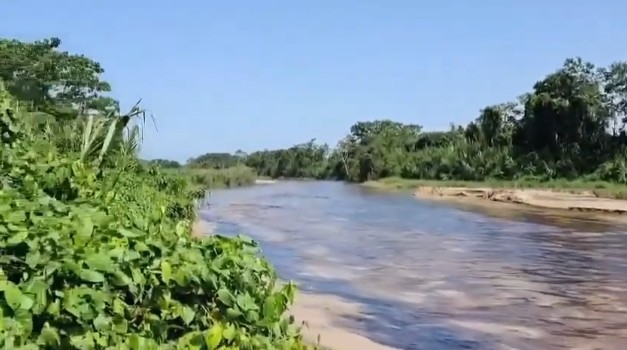 Así está el río tras la ruptura del tubo.