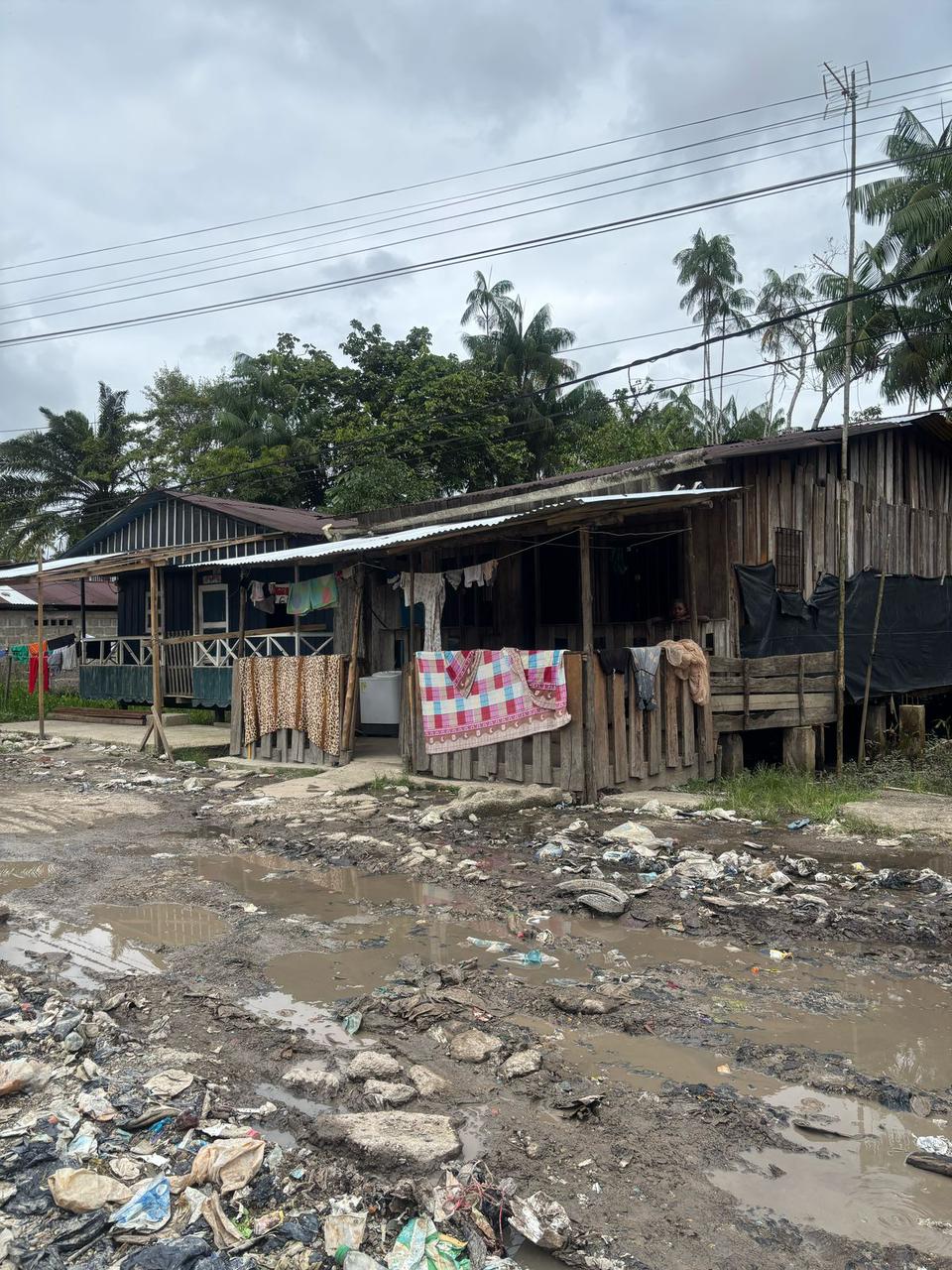 Cada día, Bercy regresa pasadas las ocho de la mañana con camarones, jaibas y pescados que venderá en el mercado local