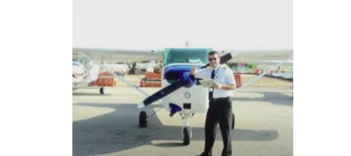Su madre lo describe como un apasionado por su profesión de piloto.