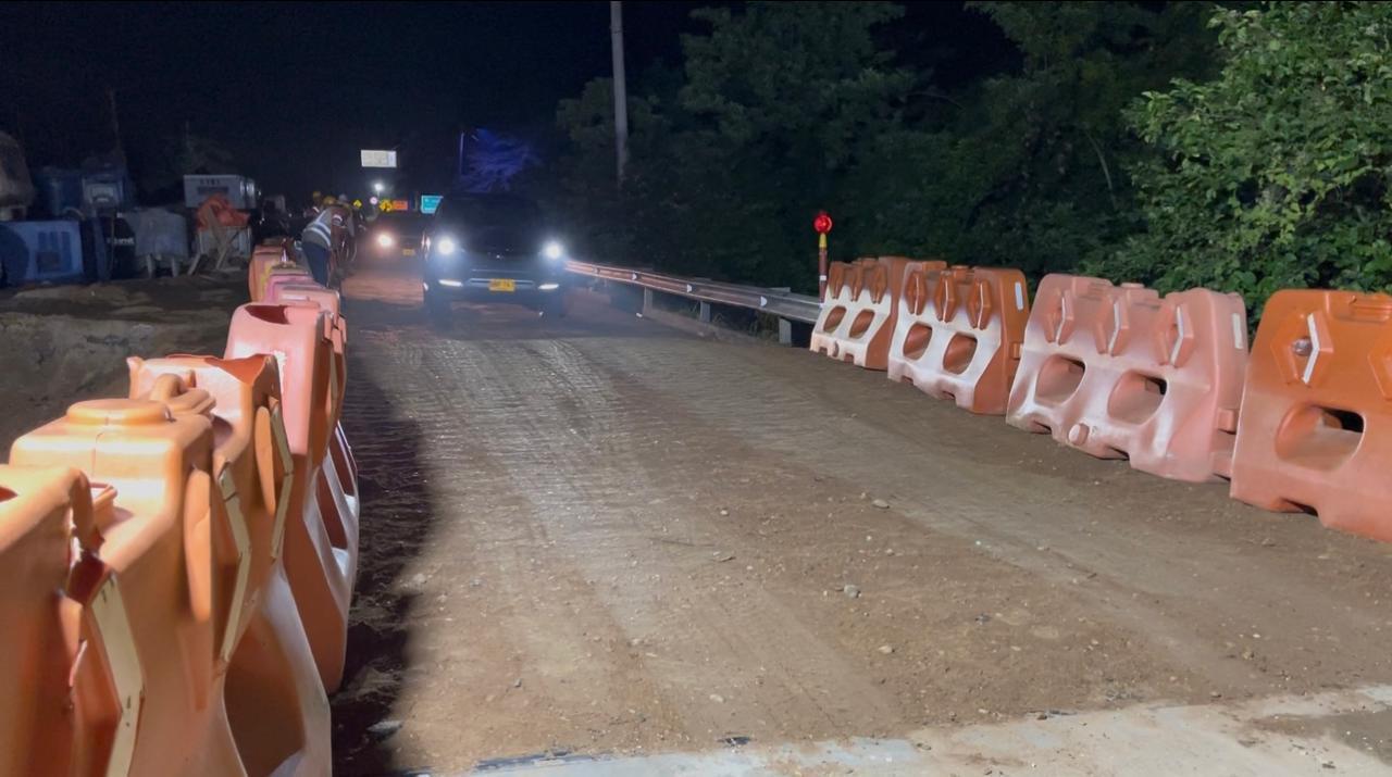 Habilitan Puente Juan de Acosta.