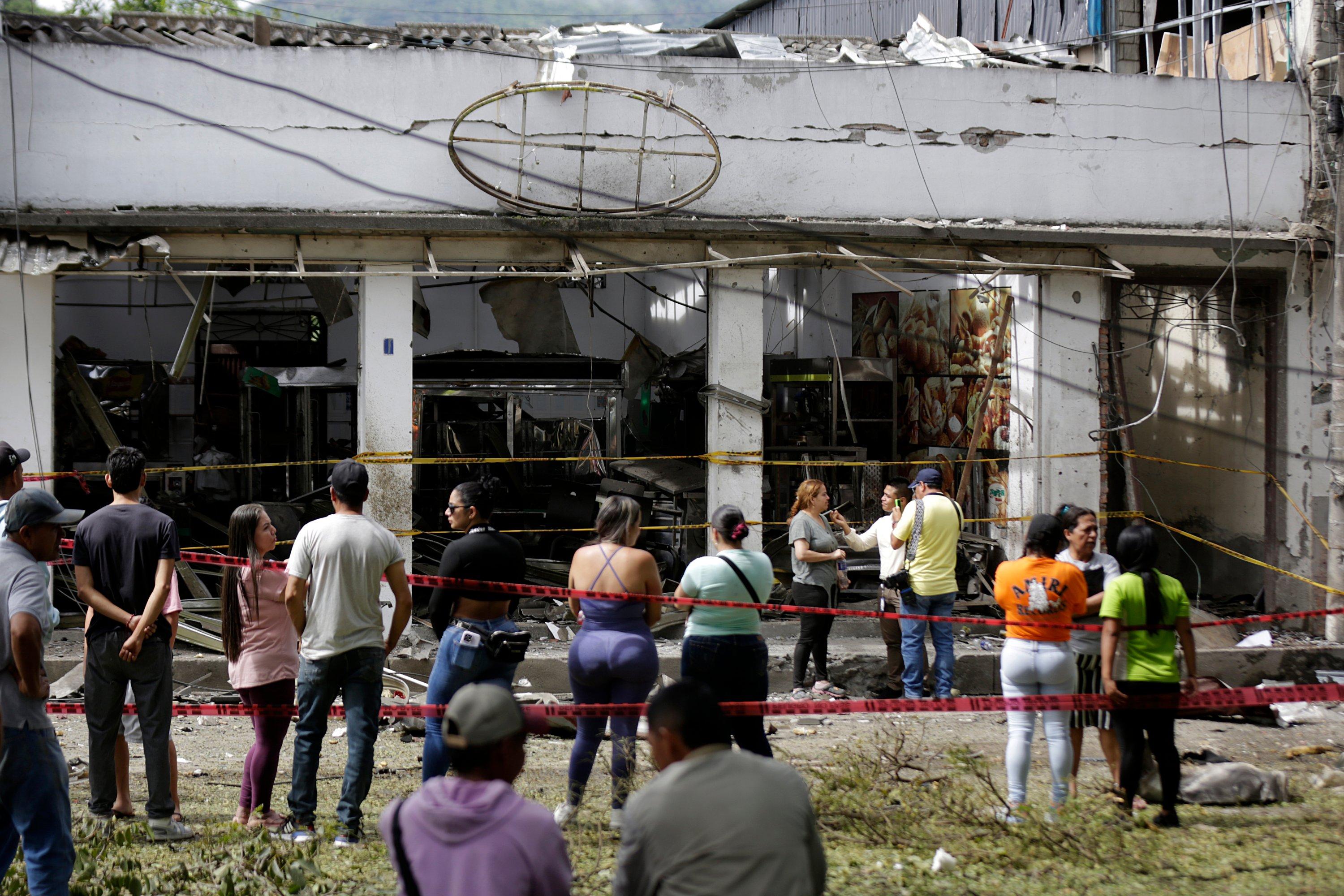 Sivil nüfus ve kamu gücü, FARC muhalif savaş hedefleri.