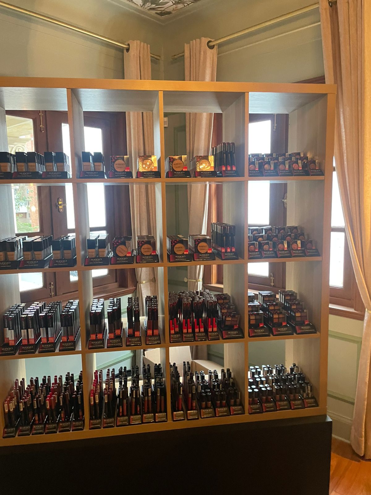 Exposición Masglo Cosmetics