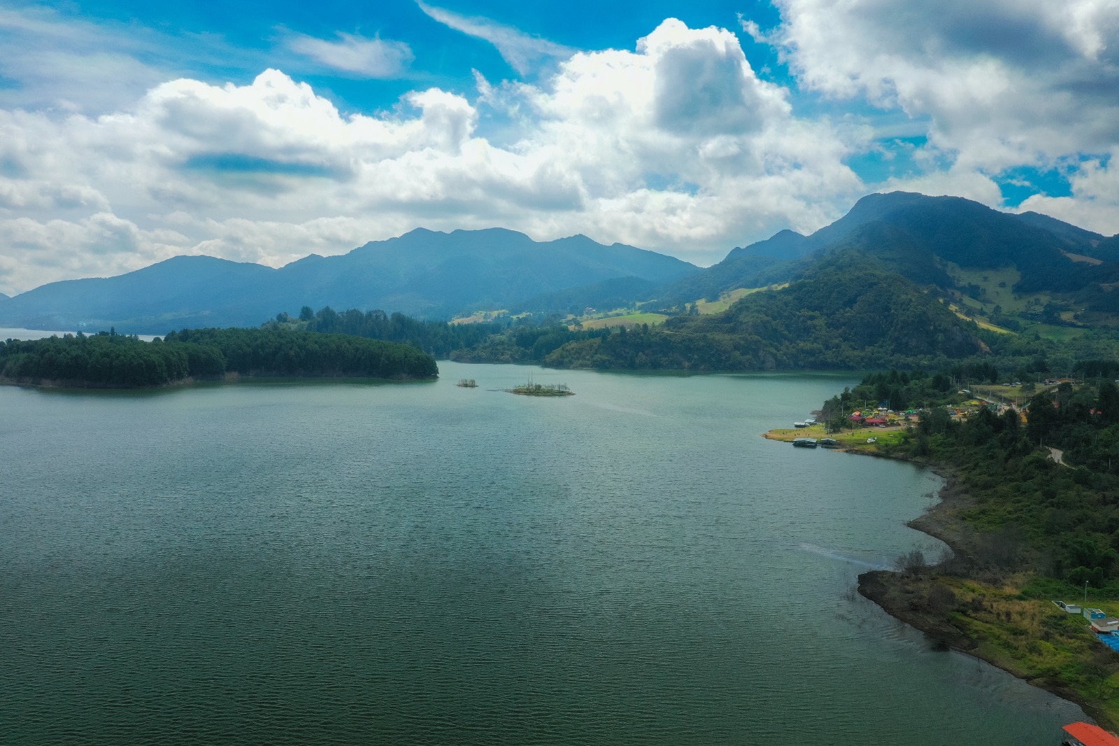 La Car Asegura que el embalse el Neusa ya Abastece A Zipaquirá, Cogua, Nemocón y Más de 50 Acueductos Veredales