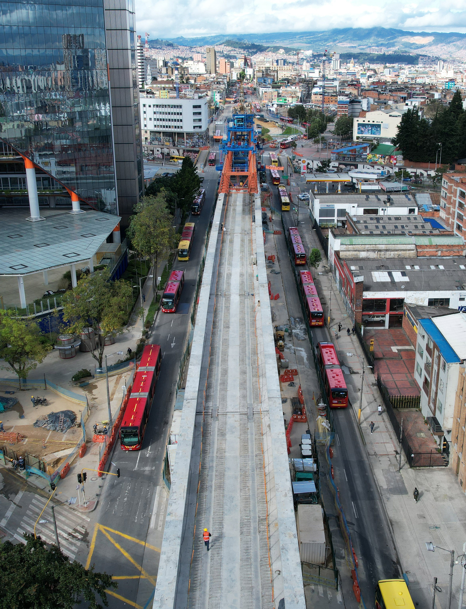 IMAGENES DEL AVANCE DEL VISEDUCTO DEL METRO EN LA CALLE 28 CON AVENIDA CARACAS