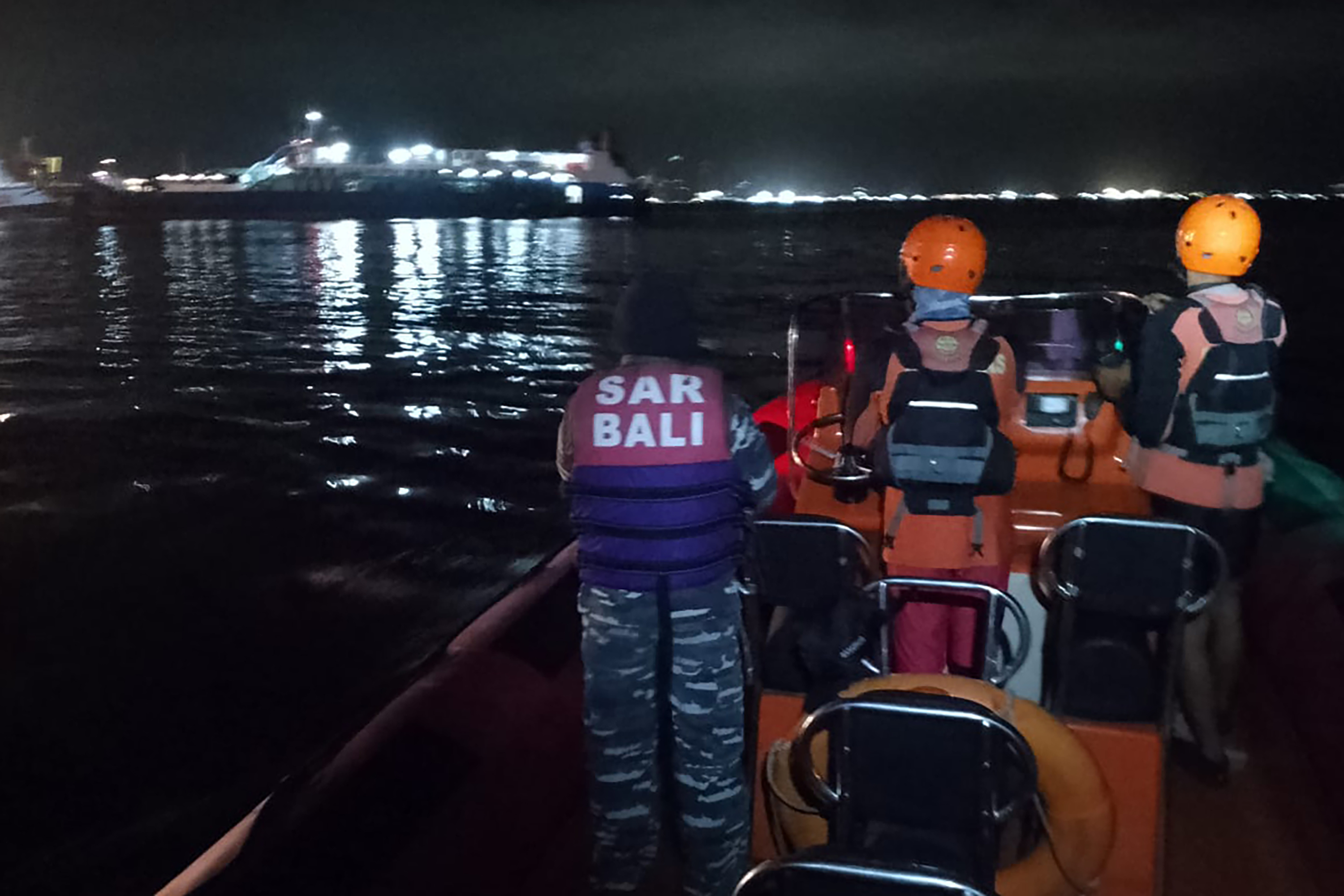 Naufragio vicino all'isola di Bali