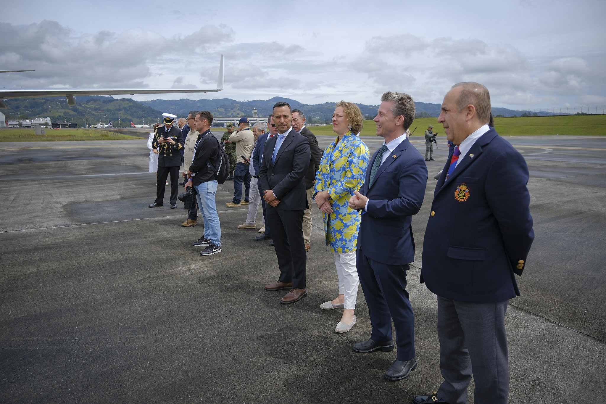 Valdivia, Antioquia'daki 'Mula Bomba' ile Mindefensa 'sefil' saldırısı; 200 milyon dolarlık ödül sunuyor