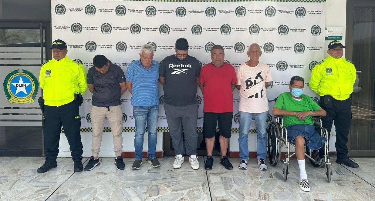 Varios de los Capturados en Uno de los Operatros.