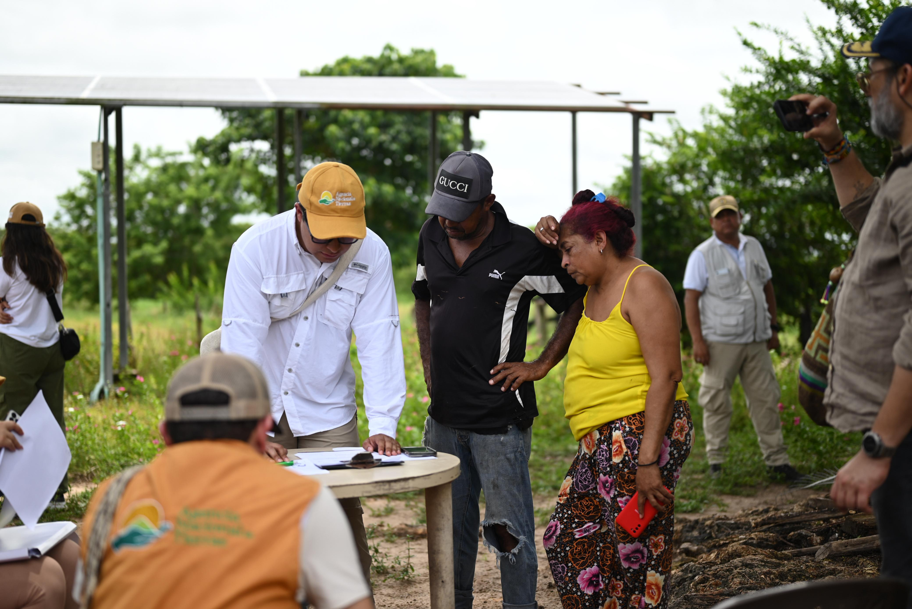 Tierras para campesinos en Sucre