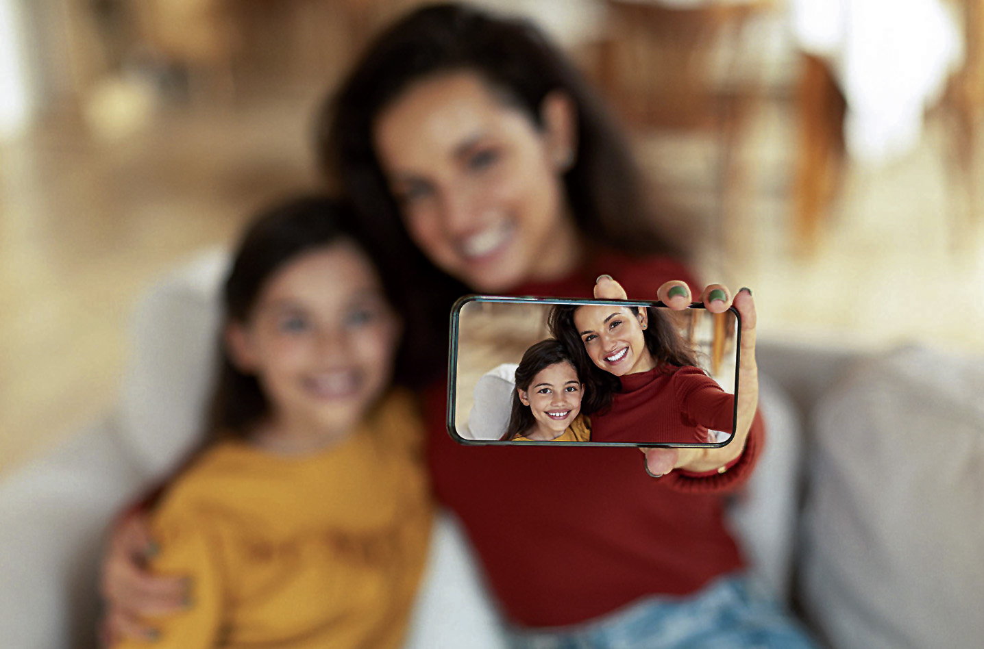 Hasta un 89 por ciento de los padres en América Latina publican fotos de sus hijos al menos una vez al mes, según lo revelan algunos estudios en la región.