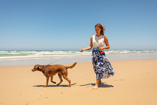 La Mujer no Estaba Sola en El Lugar de Los Hechos.