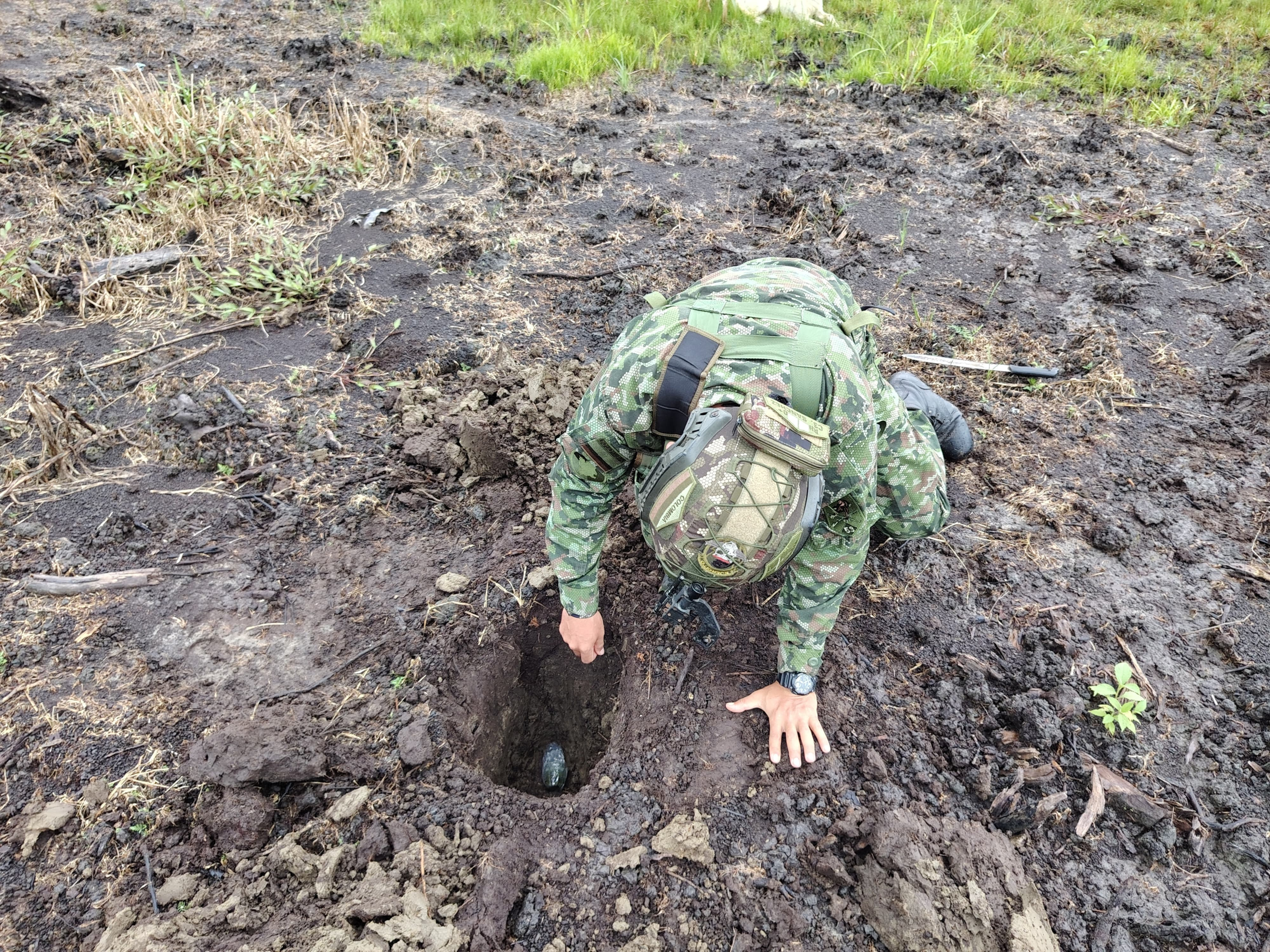 Tropas del Ejército desactivaron el Explosivo, de forma controlada.