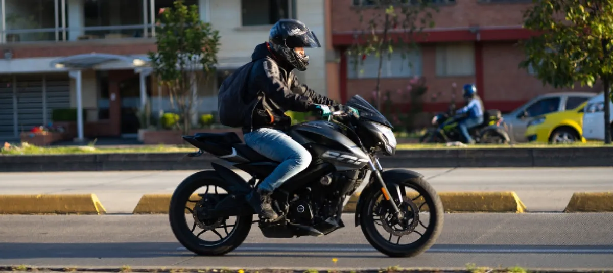 Curso gratuito para los motociclistas en Bogotá refuerza la seguridad vial: