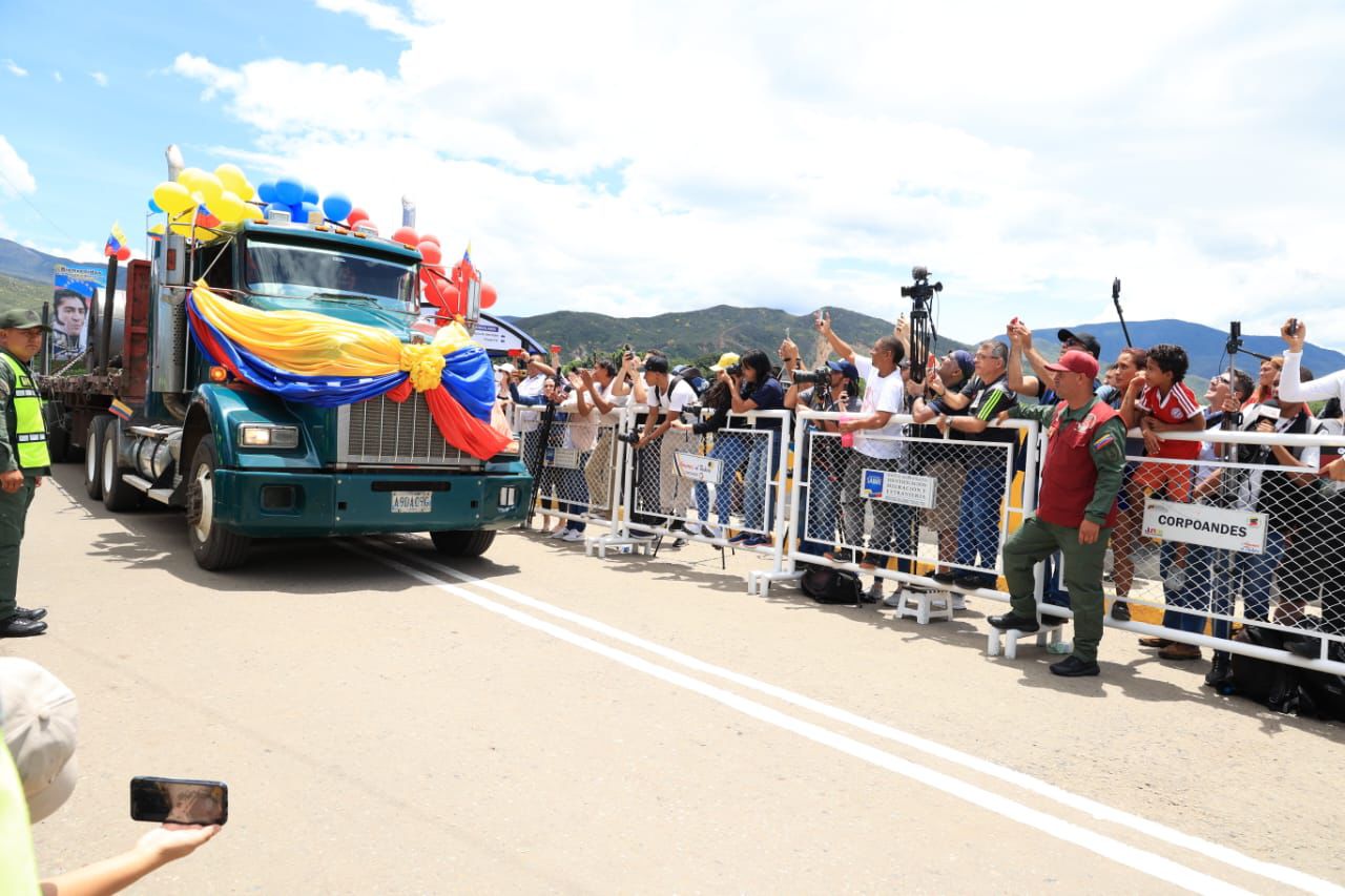 En septiembre de 2022 se abrió el paso para carga por los puentes que comunican a Colombia y Venezuela por Norte de Santander. Desde el 26 de septiembre hasta junio de este año, solo por esos 3 pasos, el comercio entre los dos países sumó US$1.086 millones.