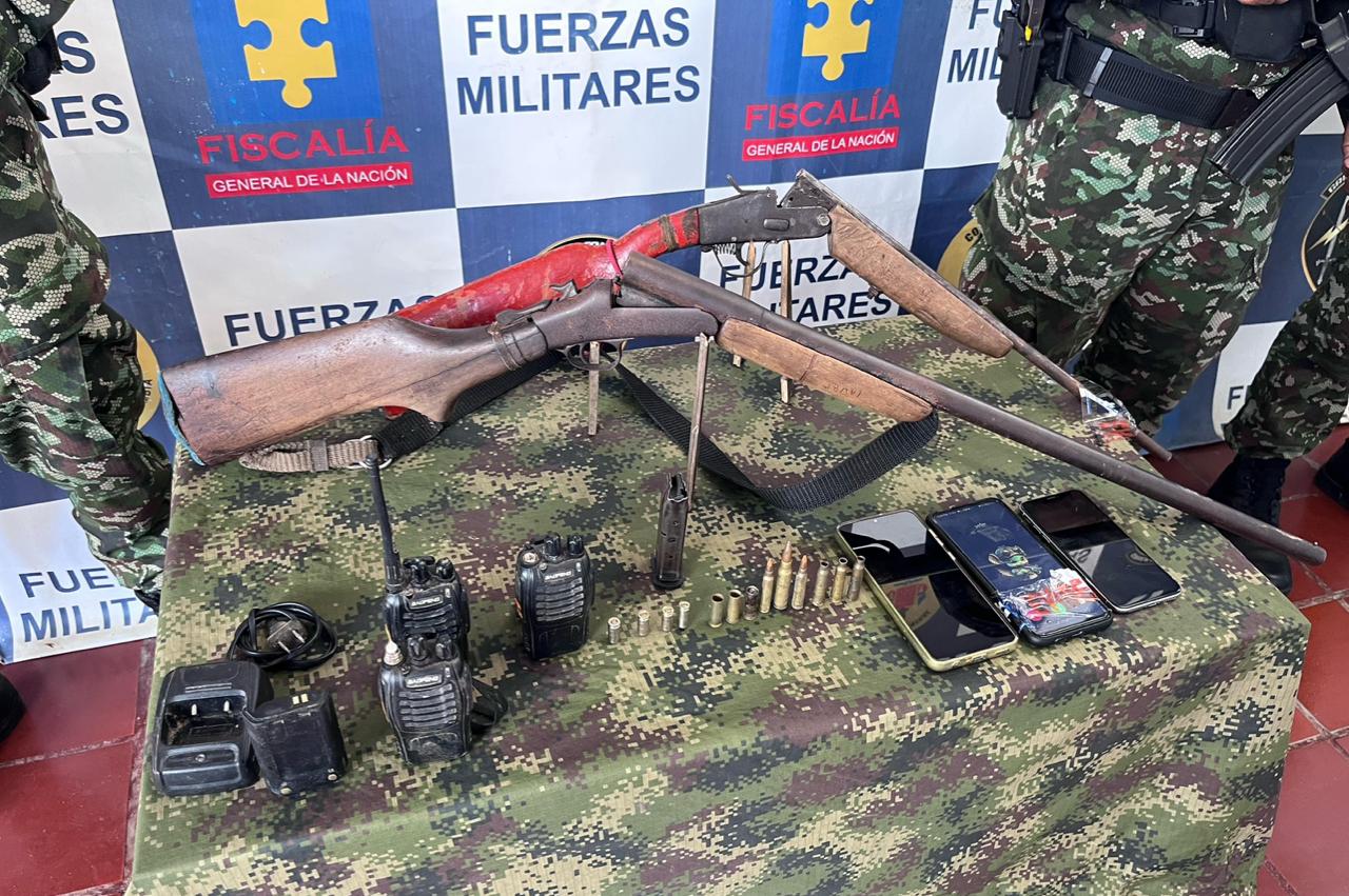 Parte de los elementos incautados en la operación militar.