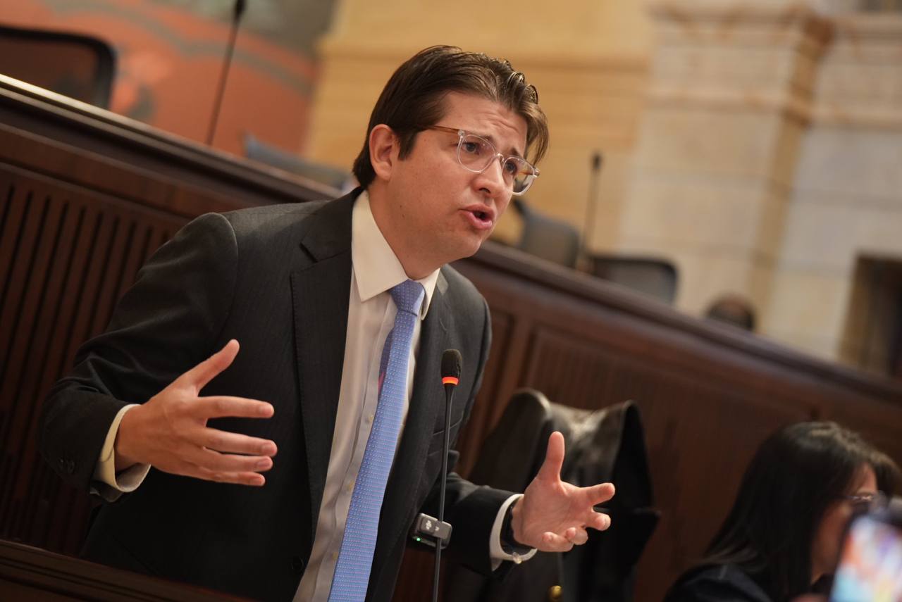 El senador y precandidato presidencial Miguel Uribe.