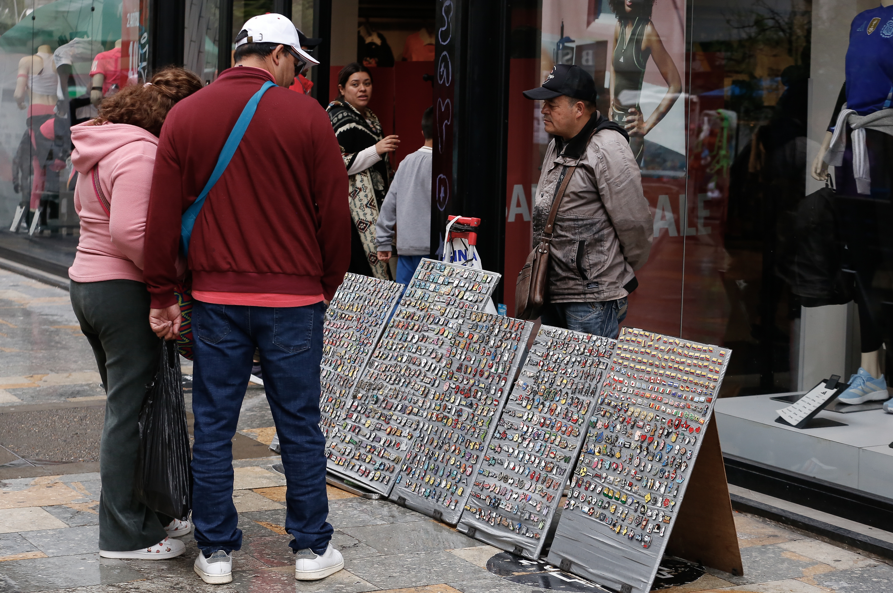 Vendedores ambulantes un fin de semana.