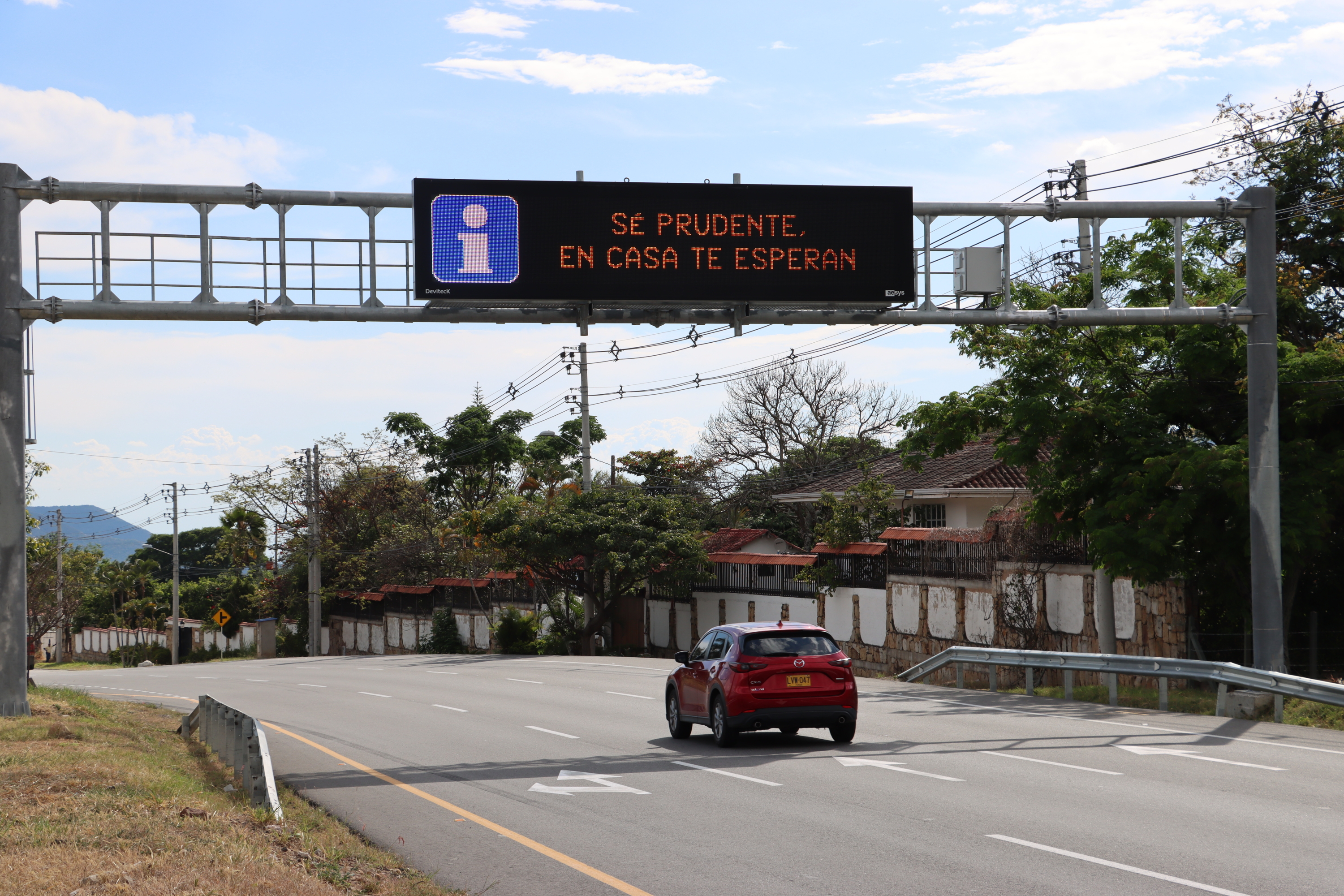 Vía bogotá-girardot