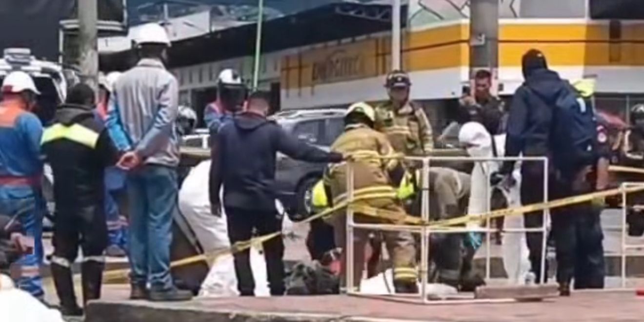 Personal de emergencias acordonó la zona en la Calle 17 Con Carrera 30 Tras El Hallazgo del Cuerpo