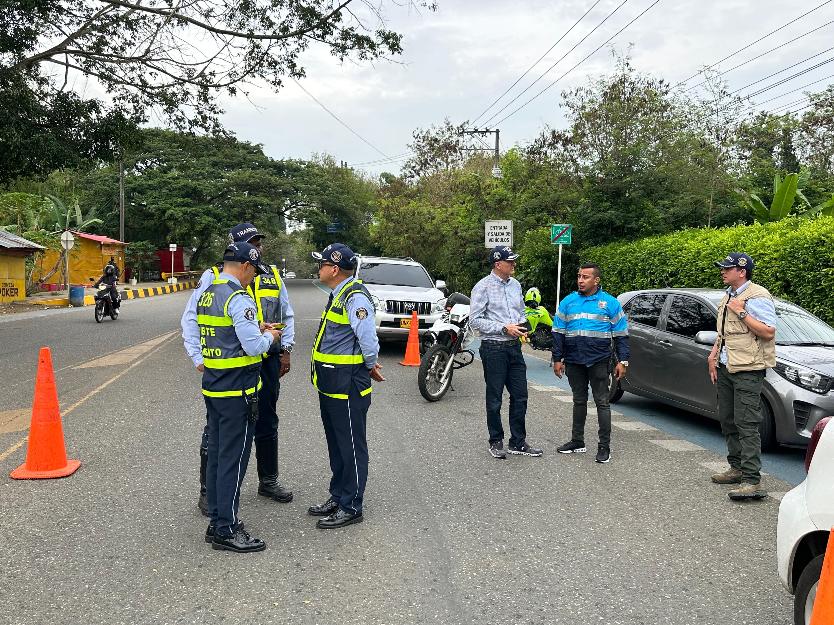 Volvió el reversible en la avenida cañasgordas. Es un Cambio Vial que deja en un solo Sentido de Jamundí A Cali.