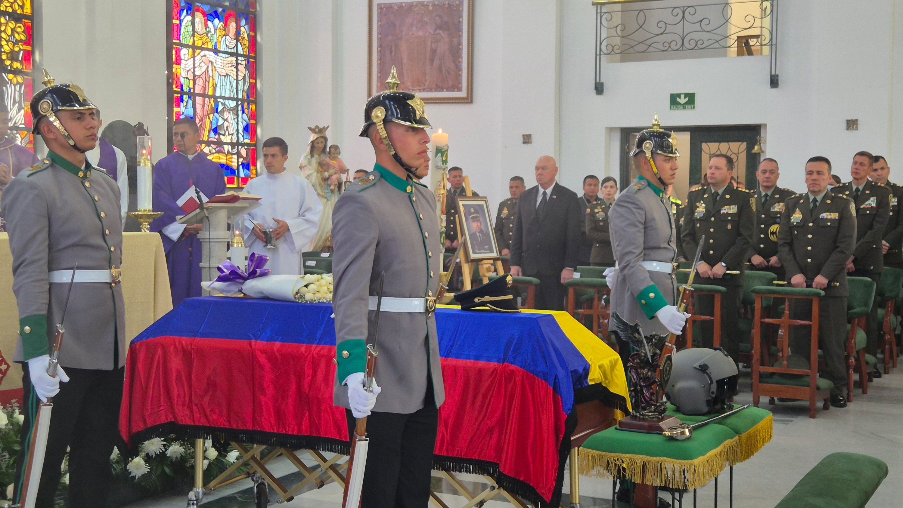 Onur ile San Marcos (SUCRE), Ulusal Polis Devriyesi Rafael Enrique Anaya Almanza'ya gömüldü