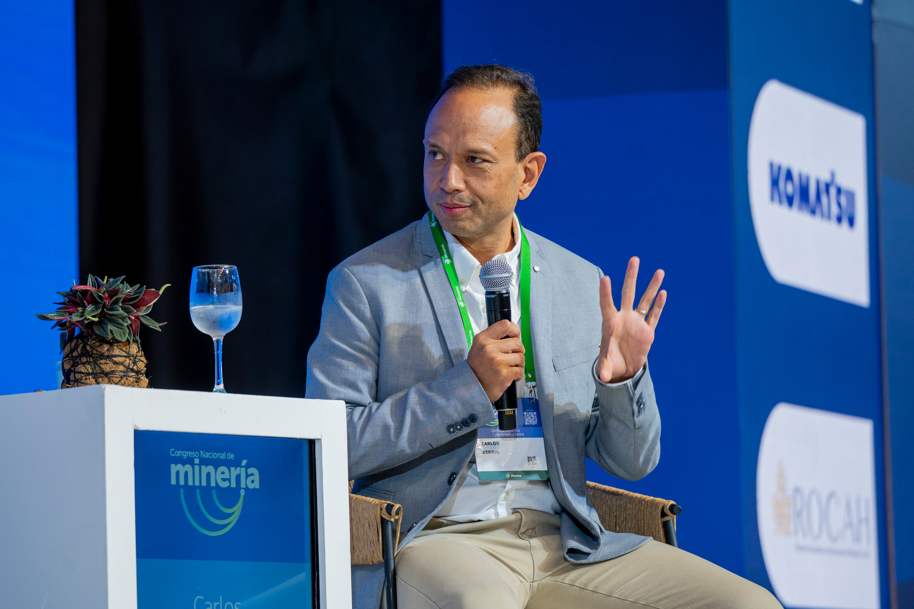 Carlos Bernal Anayasa Mahkemesi eski Sulh Hakimi