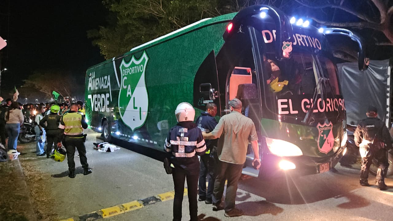 Hincha del Deportivo Cali murió atropellado por el bus del equipo