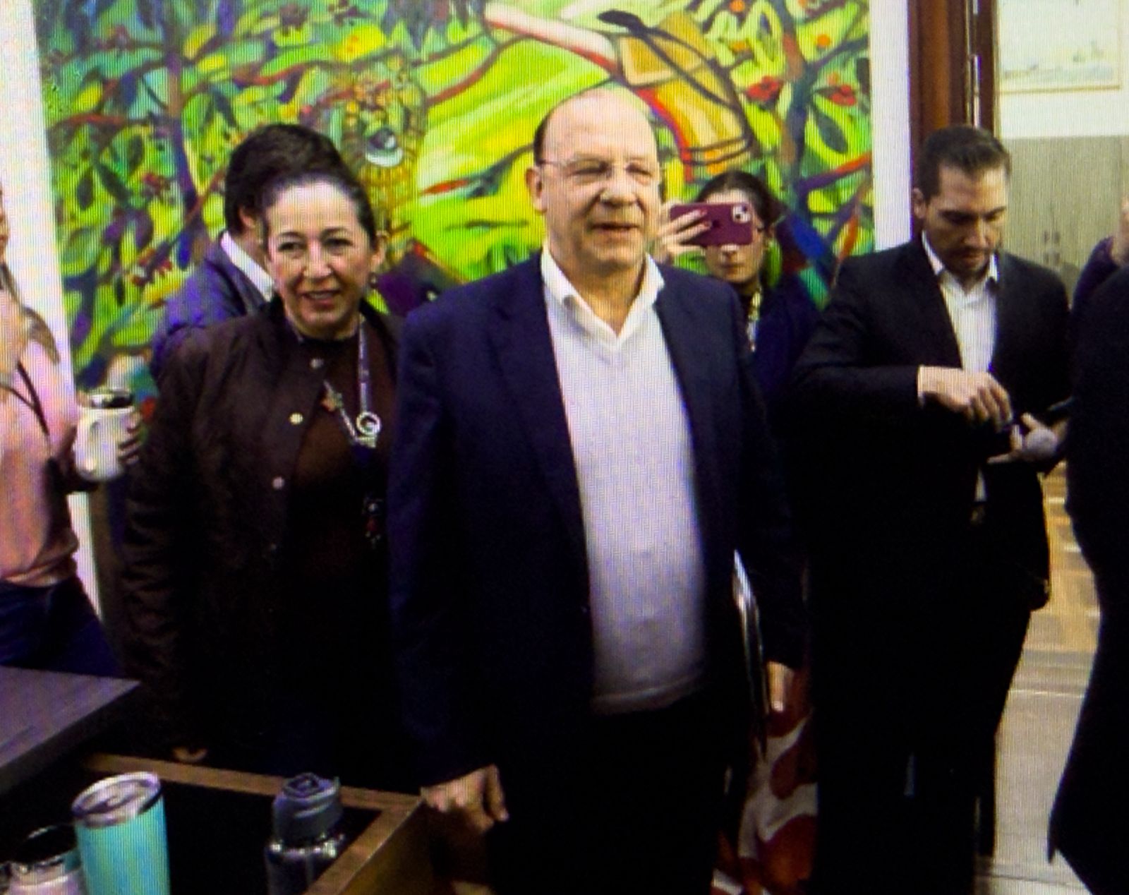 Germán Ávila, ministro de Hacienda, llegando a radicar la nueva reforma tributaria.