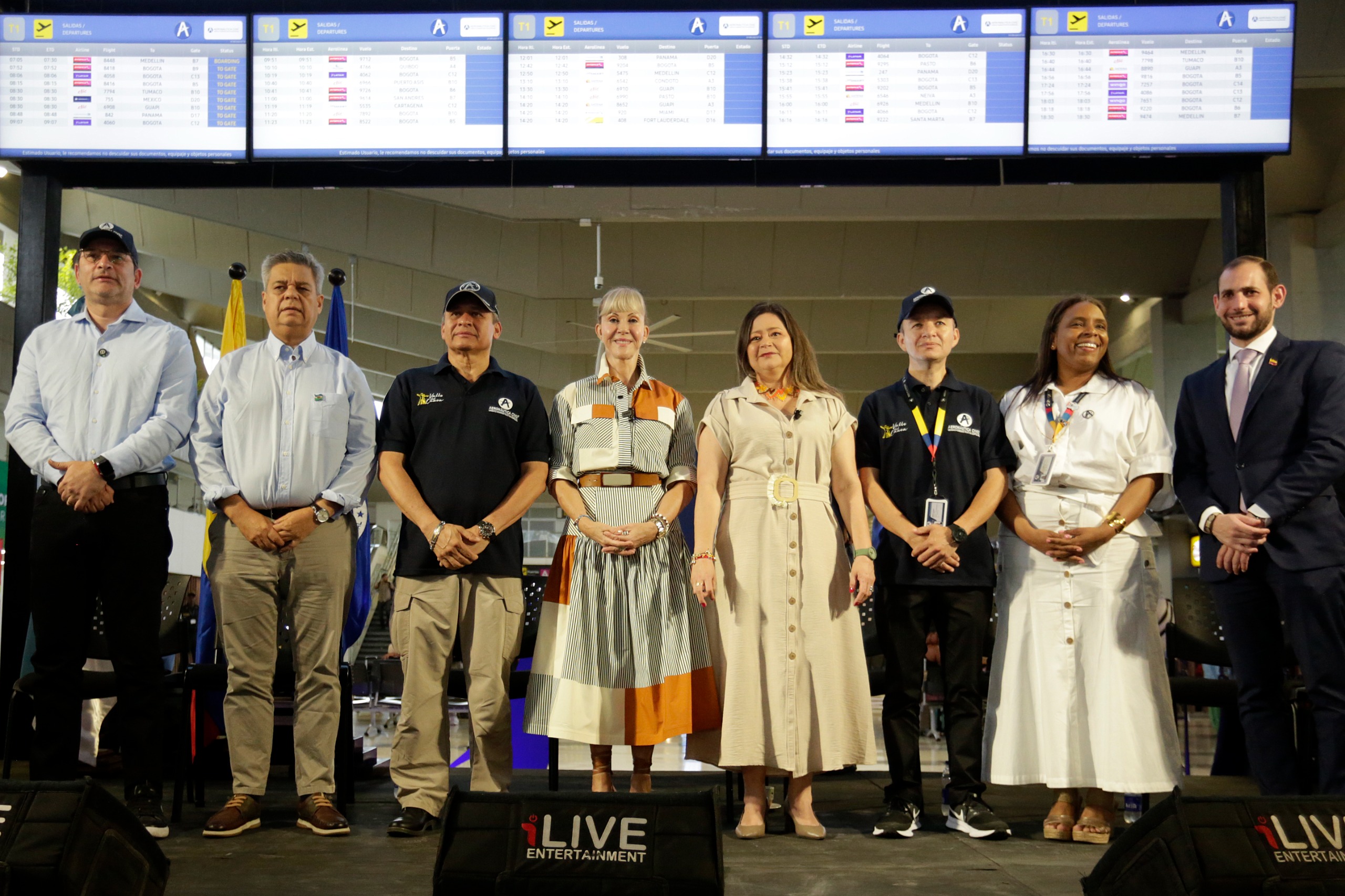 Aeropuerto Alfonso Bonilla Aragón operado por Aerocivil. Acto con Mintransporte y gobernadora del Valle.